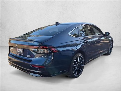 Used 2023 Honda Accord Touring image 5