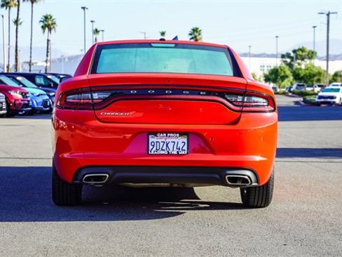 Used 2022 Dodge Charger SXT image 6