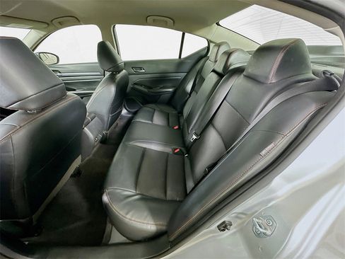 Used 2024 Nissan Altima 2.5 SR image 14