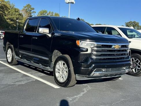 Used 2023 Chevrolet Silverado 1500 High Country w/ Technology Package image 5