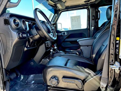 Used 2022 Jeep Wrangler Unlimited Sahara w/ Cold Weather Group image 11