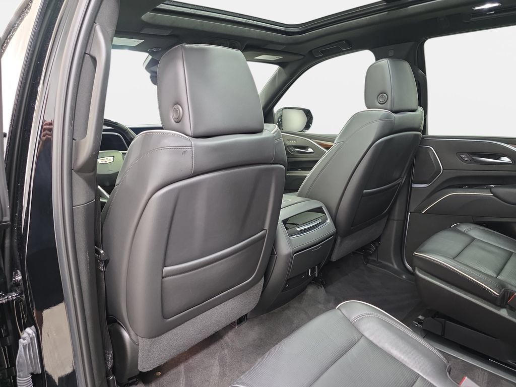 Used 2022 Cadillac Escalade Premium Luxury w/ Performance Package AWD/4WD image 12
