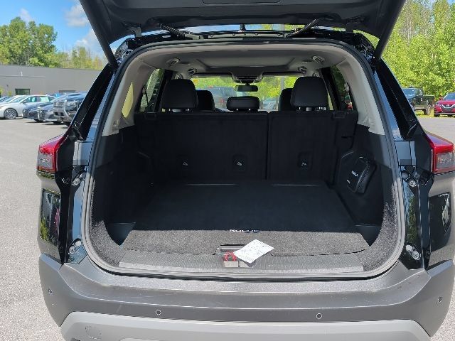 Certified 2023 Nissan Rogue SV w/ SV Premium B Package AWD/4WD image 5