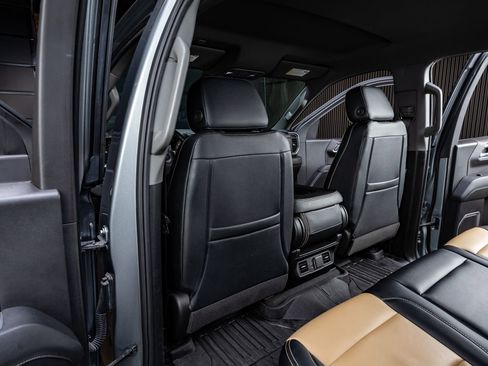 Used 2024 GMC Sierra 1500 Elevation image 33