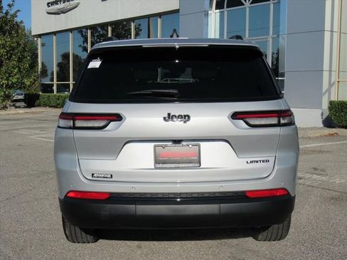 New 2025 Jeep Grand Cherokee L Limited w/ Black Appearance Package image 5