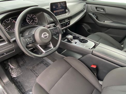 Used 2024 Nissan Rogue S FWD image 17