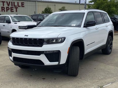 New 2026 Jeep Grand Cherokee L Limited w/ Limited Altitude Package RWD image 33