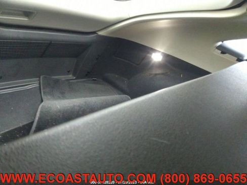 Used 2005 Chrysler Crossfire Limited image 9