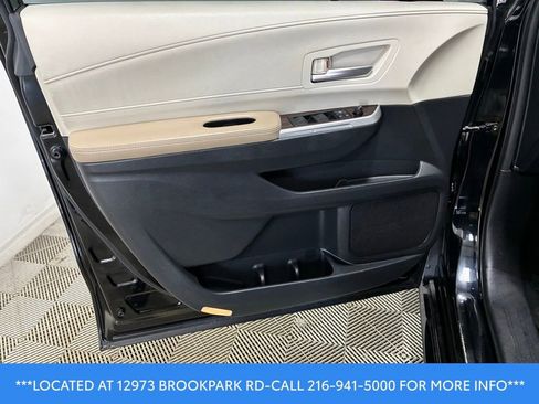 Used 2022 Toyota Sienna XLE FWD image 7