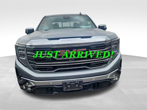 Used 2023 GMC Sierra 1500 SLT w/ SLT Convenience Package AWD/4WD image 2