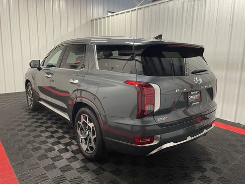 Used 2022 Hyundai Palisade Calligraphy FWD image 2