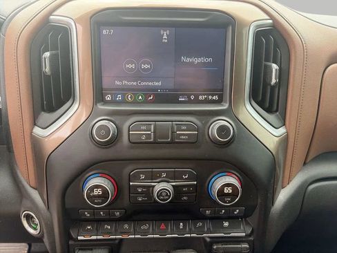 Used 2019 Chevrolet Silverado 1500 High Country w/ Technology Package AWD/4WD image 20