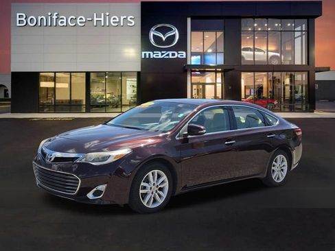 Used 2013 Toyota Avalon XLE Premium FWD image 2