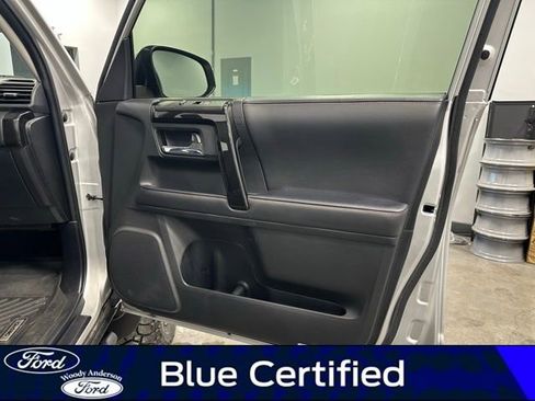 Used 2022 Toyota 4Runner TRD Off-Road image 27