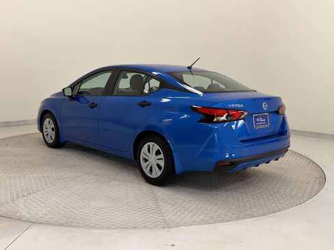 Used 2021 Nissan Versa S FWD image 3