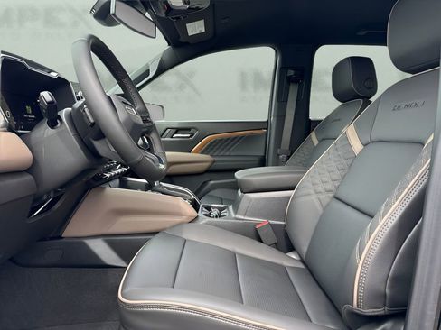 New 2026 GMC Canyon Denali AWD/4WD image 9
