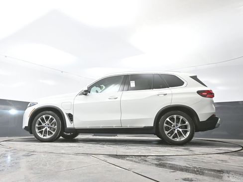 Used 2025 BMW X5 xDrive50e image 50