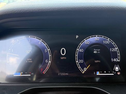 Used 2023 Jeep Grand Cherokee L Laredo RWD image 4