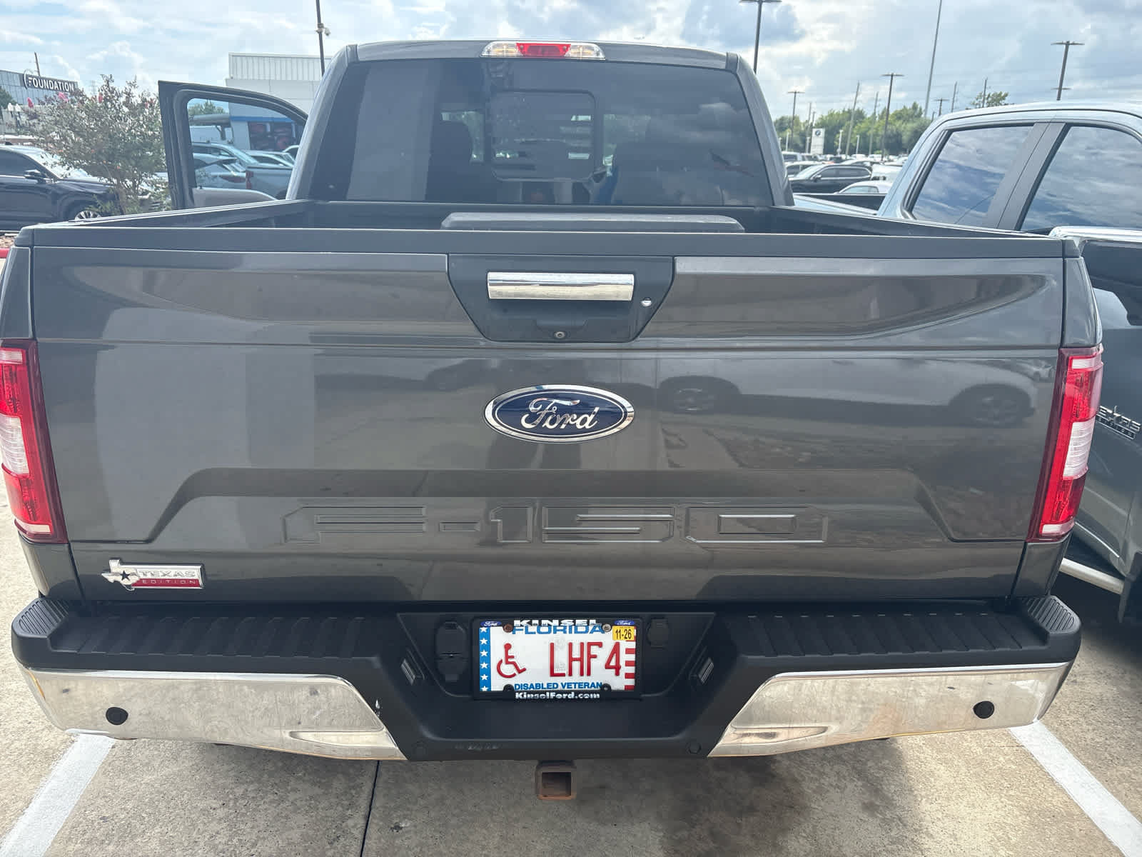 Used 2018 Ford F150 XLT w/ Equipment Group 302A Luxury AWD/4WD image 4