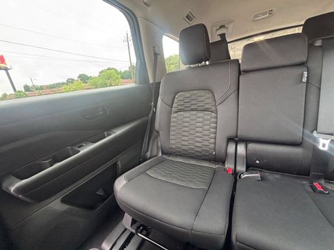 Used 2025 Nissan Pathfinder SV AWD/4WD image 42