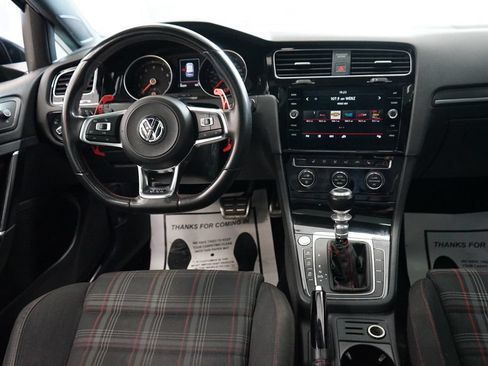Used 2018 Volkswagen GTI SE FWD image 9