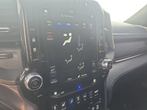 Used 2020 RAM 2500 Limited w/ Black Appearance Package AWD/4WD image 24