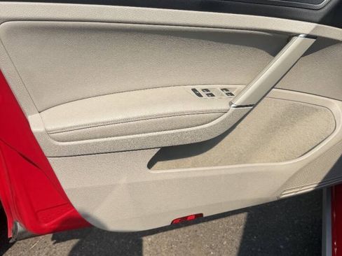 Used 2017 Volkswagen Golf Alltrack S AWD/4WD image 2