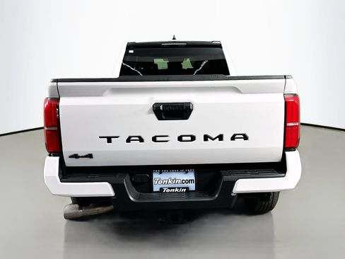Certified 2025 Toyota Tacoma SR5 AWD/4WD image 6