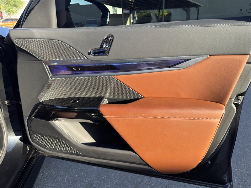 Used 2025 BMW i7 eDrive50 w/ M Sport Package RWD image 52