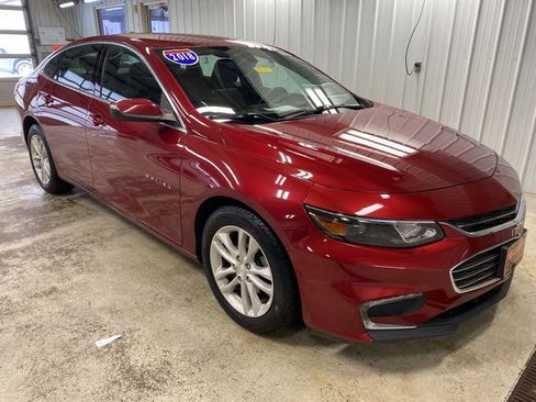 Used 2018 Chevrolet Malibu LT image 3