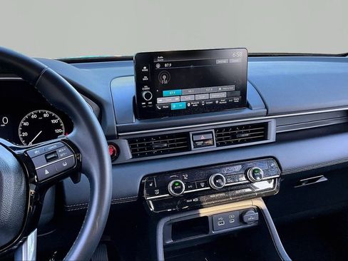 Used 2025 Honda Pilot EX-L image 9