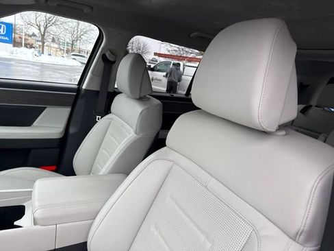 Certified 2025 Hyundai Santa Fe Calligraphy image 13