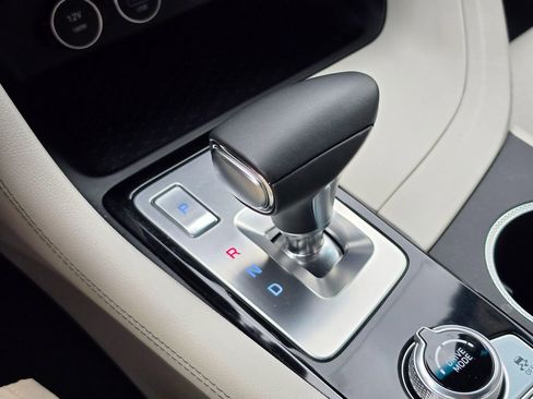 Used 2025 Genesis G70 2.5T AWD/4WD image 34