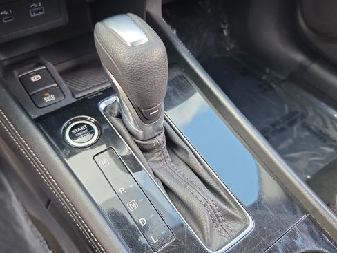 Used 2024 Nissan Kicks SR FWD image 21