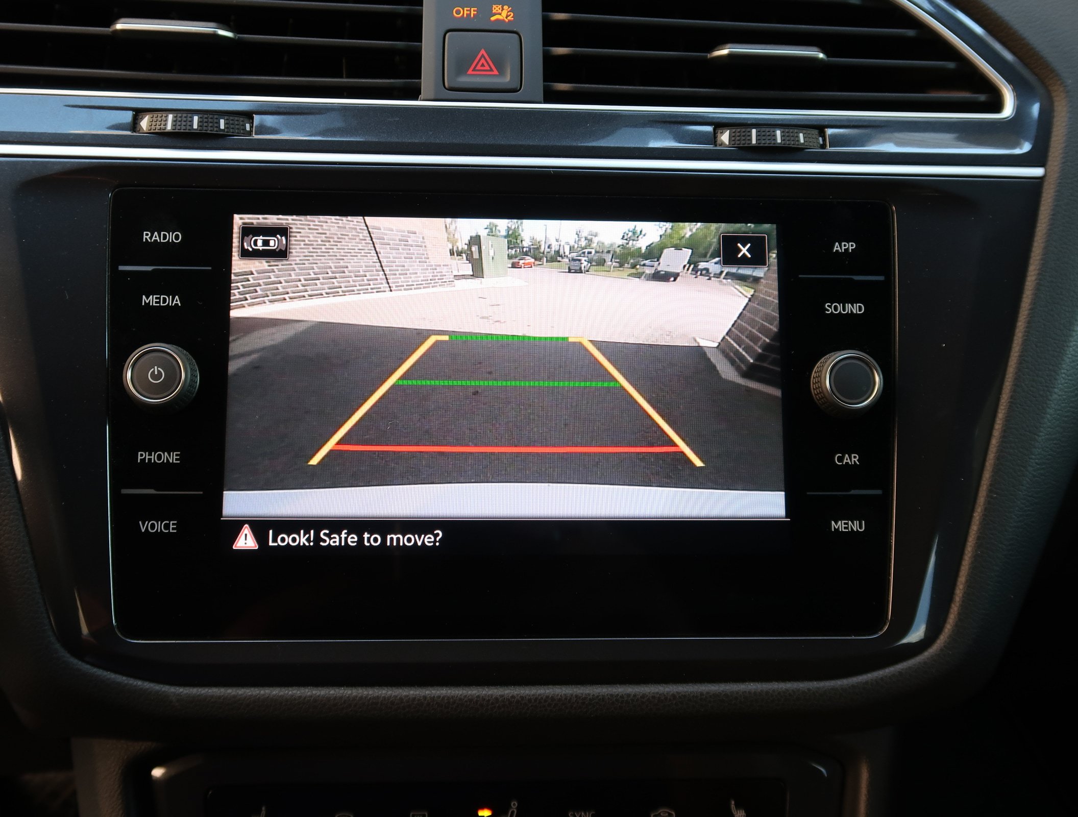 Used 2024 Volkswagen Tiguan SE FWD image 25