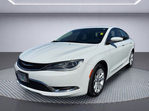 Used 2016 Chrysler 200 Limited FWD image 2
