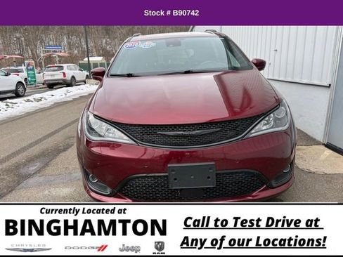 Used 2020 Chrysler Pacifica Touring-L w/ Advanced Safetytec Group image 4