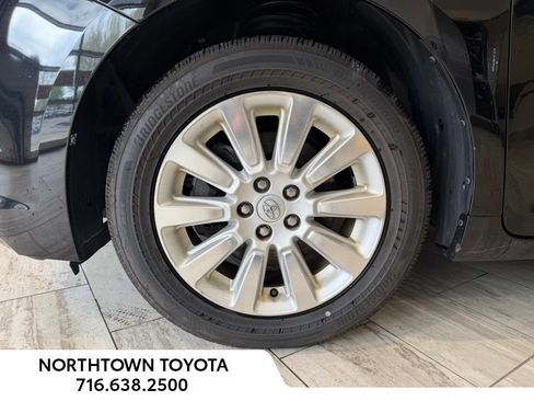 Used 2014 Toyota Sienna XLE w/ Entertainment Package AWD/4WD image 6