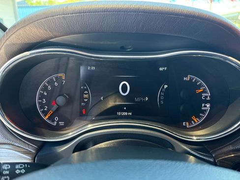 Used 2014 Jeep Grand Cherokee Overland w/ Advanced Technology Group AWD/4WD image 16