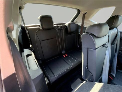 Used 2024 Volkswagen Tiguan Wolfsburg Edition image 24