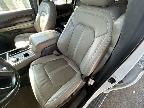 Used 2021 Ford Expedition Limited image 14