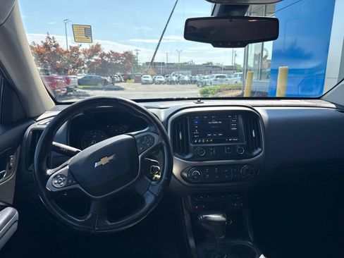 Used 2021 Chevrolet Colorado Z71 w/ Z71 Midnight Edition AWD/4WD image 2