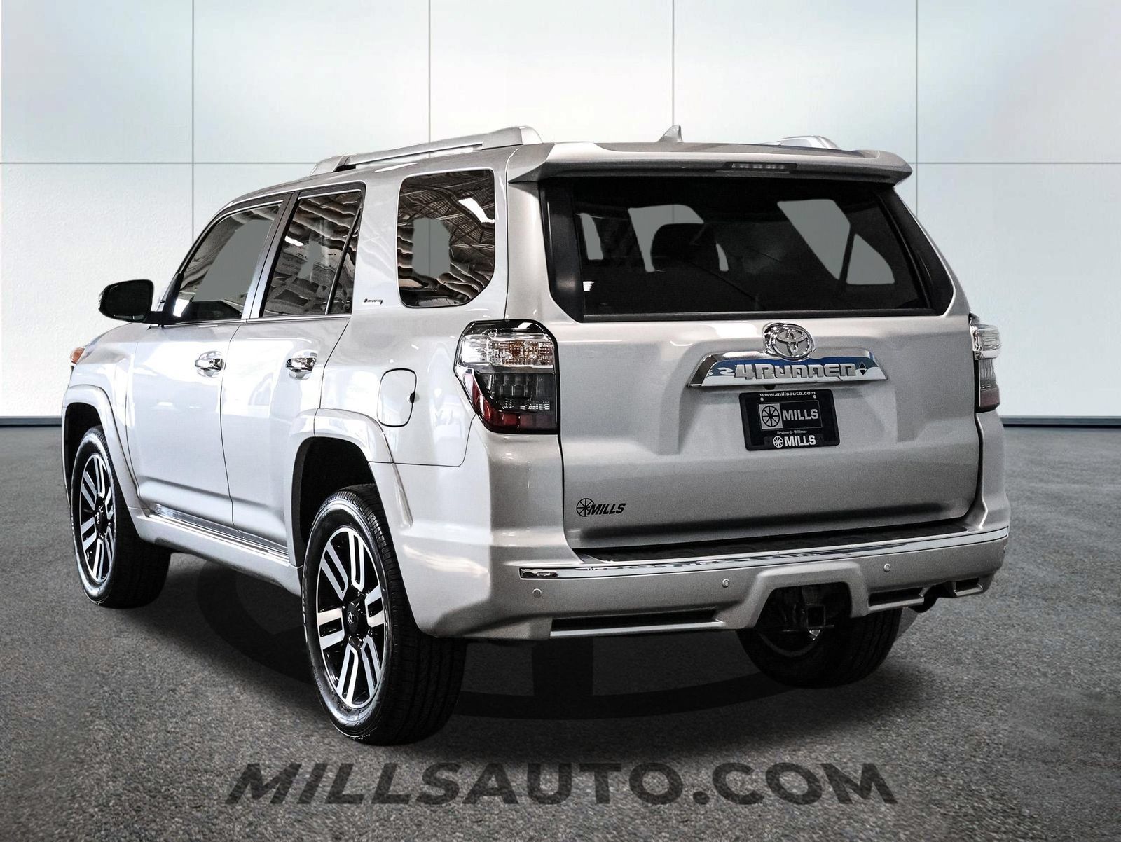 Used 2024 Toyota 4Runner Limited AWD/4WD image 6