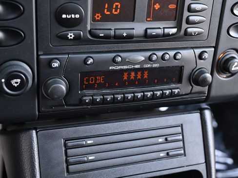 Used 2002 Porsche 911 GT3 RS image 24