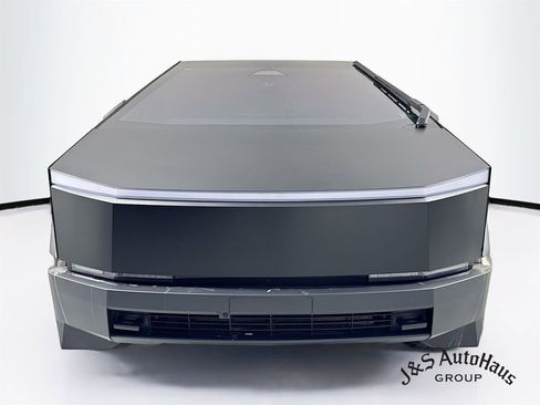 Used 2025 Tesla Cybertruck AWD Crew Cab image 2