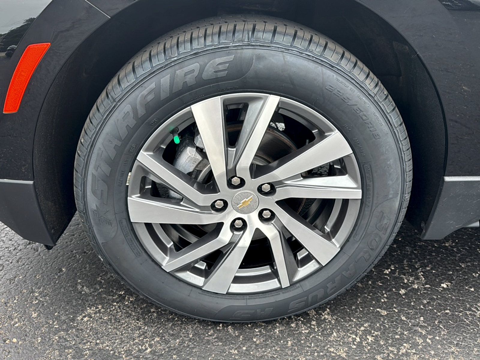Used 2023 Chevrolet Equinox LT FWD image 4