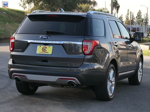 Used 2017 Ford Explorer Limited image 2