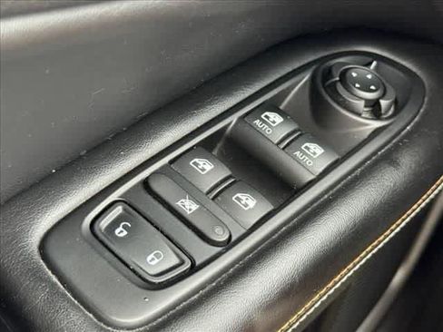 Used 2018 Jeep Compass Latitude AWD/4WD image 18