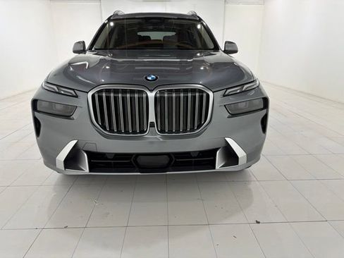 Used 2024 BMW X7 xDrive40i w/ Premium Package AWD/4WD image 8