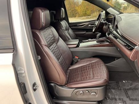 Used 2022 Cadillac Escalade ESV Sport Platinum w/ LPO, ONYX Package image 28